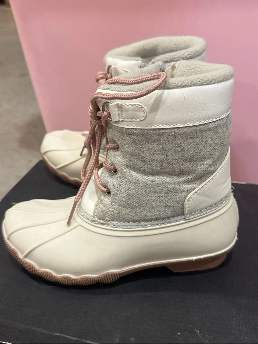 Nordstrom Cream & Light Gray Winter Duck Boots